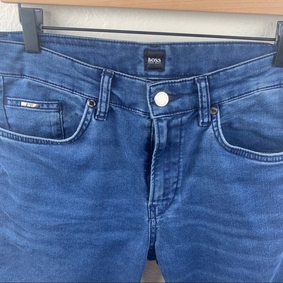 HUGO BOSS MEDIUM WASH MENS SKINNY JEANS - Picture 3 of 7